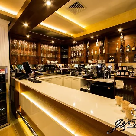 Centrum Cezar Hotel 3*