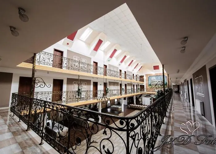 Hotel Centrum Cezar 3*